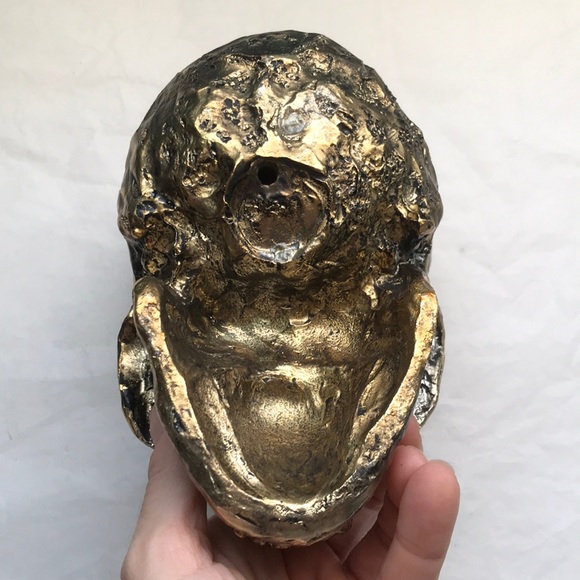 Gold & Black skull decor - Picture 6 of 8